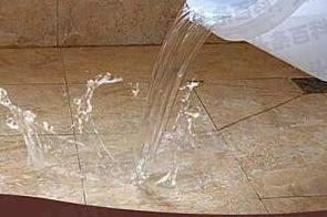 丹巴漏水维修 免砸砖防水材料该如何施工